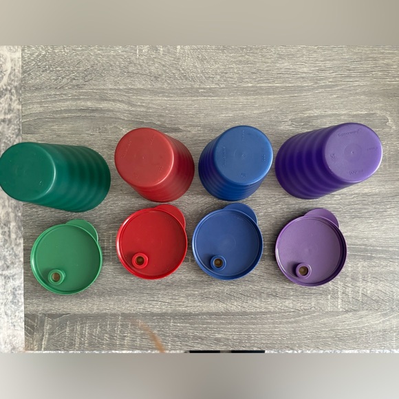 TUPPERWARE cups with lids - Picture 3 of 4